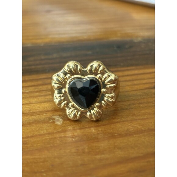 Vintage Gold Tone Black Onyx Heart Shape Size 7 Ring Statement Valentine - Picture 1 of 10